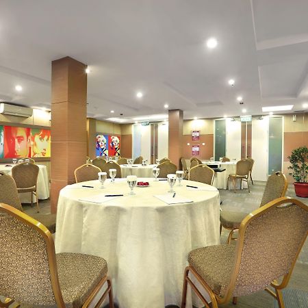 Favehotel Kelapa Gading Джакарта Екстериор снимка